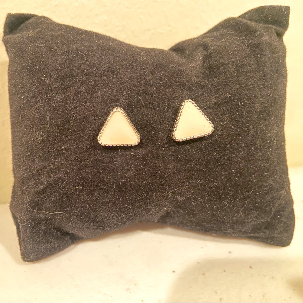 Cute triangle stud earrings (pale cream colored) with silver accents